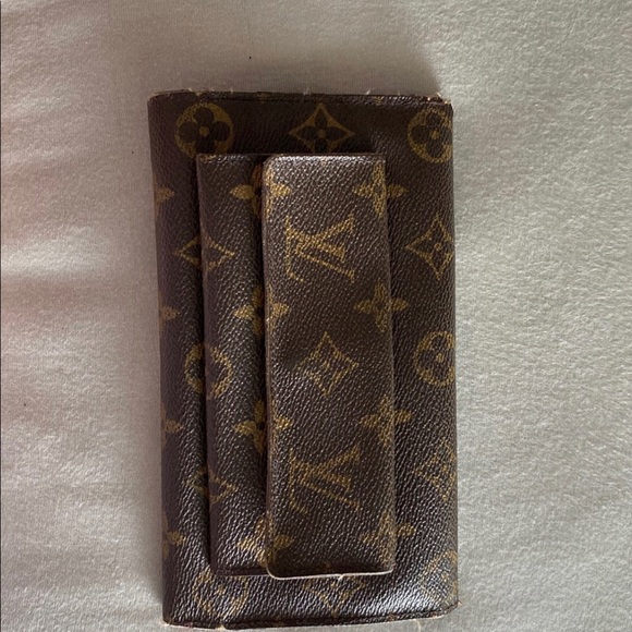 Louis Vuitton Monogram Wallet - Picture 2 of 8
